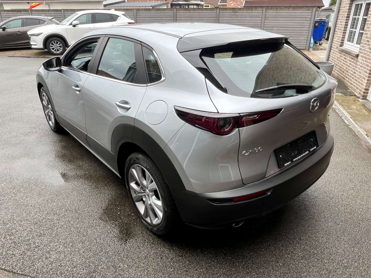 Mazda CX-30 2.0 M-HYBRID / Camera