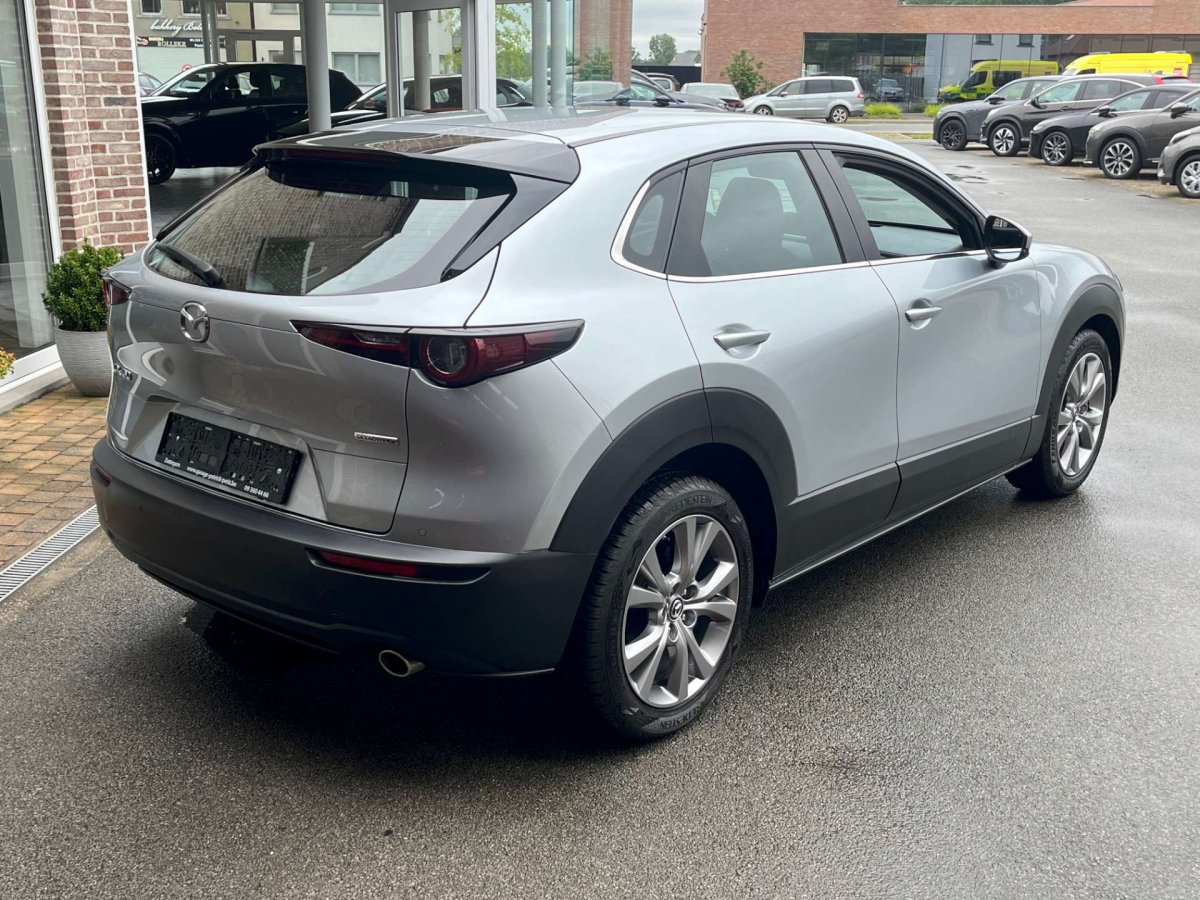 Mazda CX-30 2.0 M-HYBRID / Camera