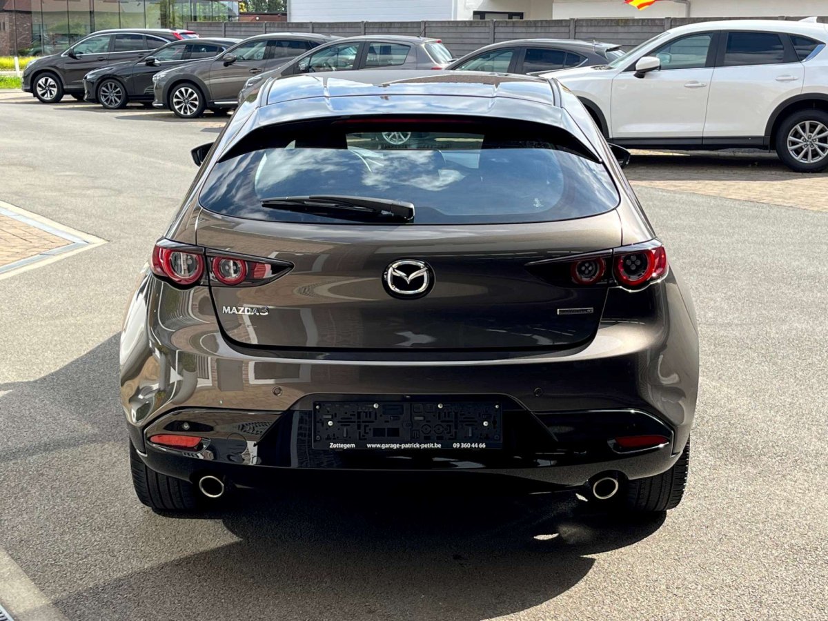 Mazda 3 2.0 M-HYBRID (150pk) / 360 Camera / Apple