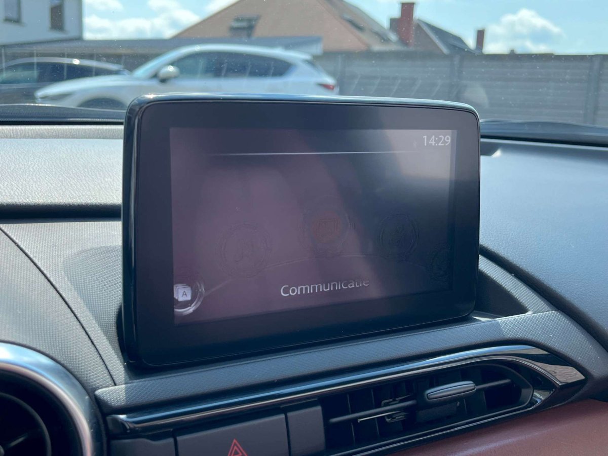 Mazda MX-5 ND RF 1.5 SKY-G Takumi / Apple Carplay