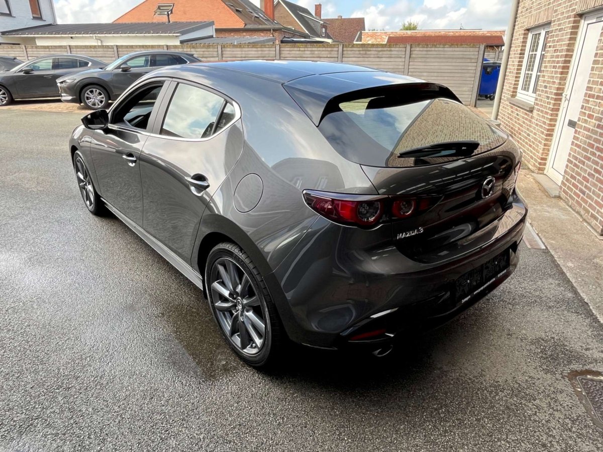 Mazda 3 2.0 M-HYBRID (150pk) / Camera / Apple