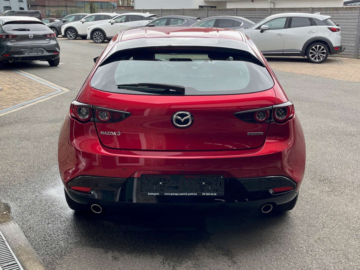 Mazda 3 2.0 M-HYBRID / Camera / Apple