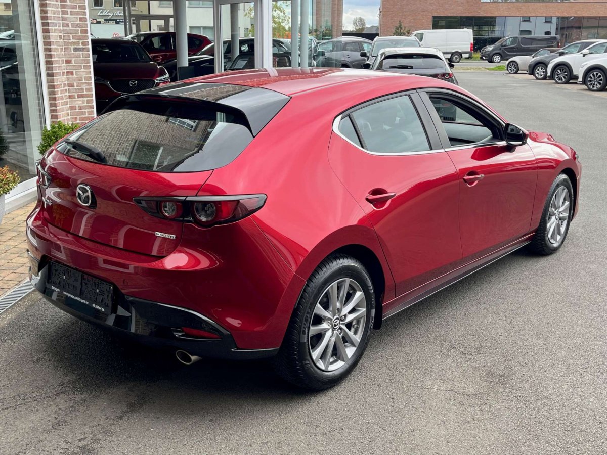 Mazda 3 2.0 M-HYBRID / Camera / Apple