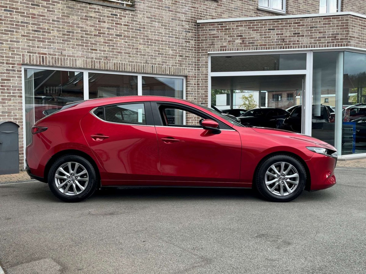 Mazda 3 2.0 M-HYBRID / Camera / Apple