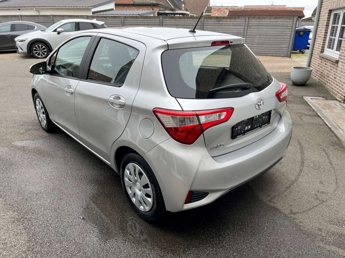 Toyota Yaris 1.5 VVT-i YOUNG